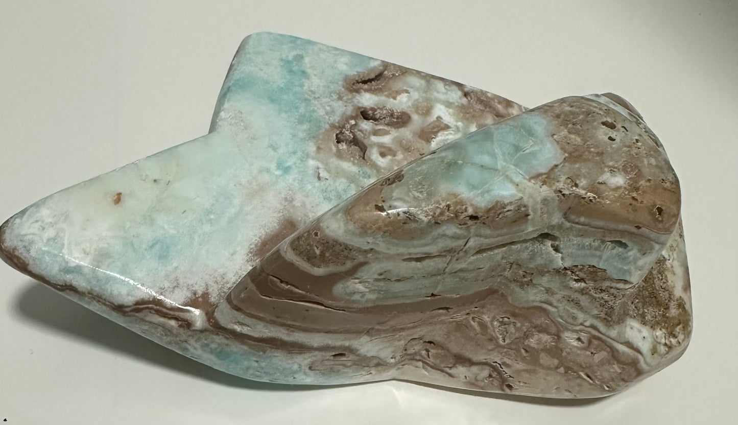 Karibischer Calcit / Aragonit freiform 353g