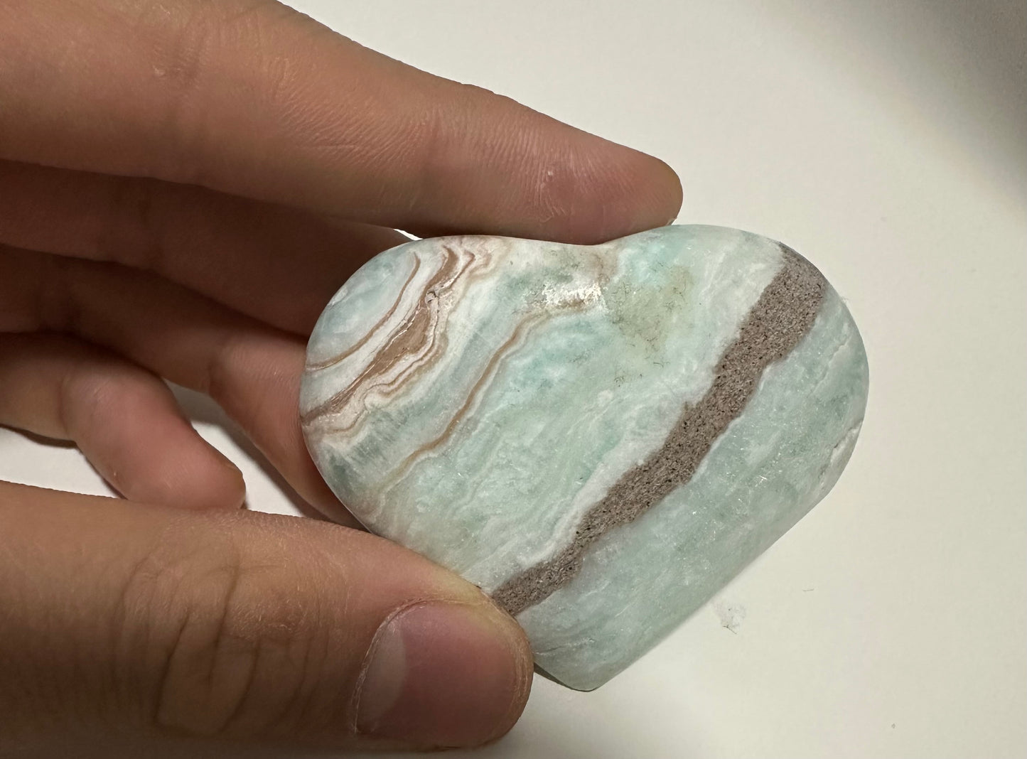 Karibischer Calcit / Aragonit Herz Form 73g