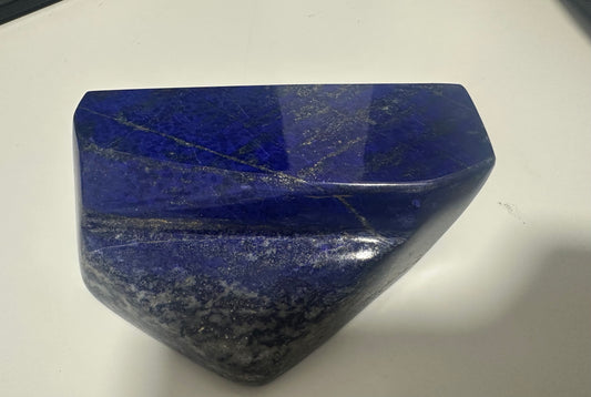 Lapis Freiförmig mit Stufe 612g